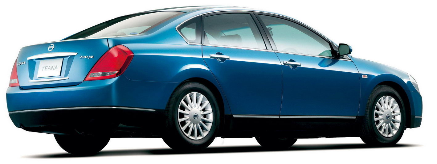 Nissan Teana 002.jpg